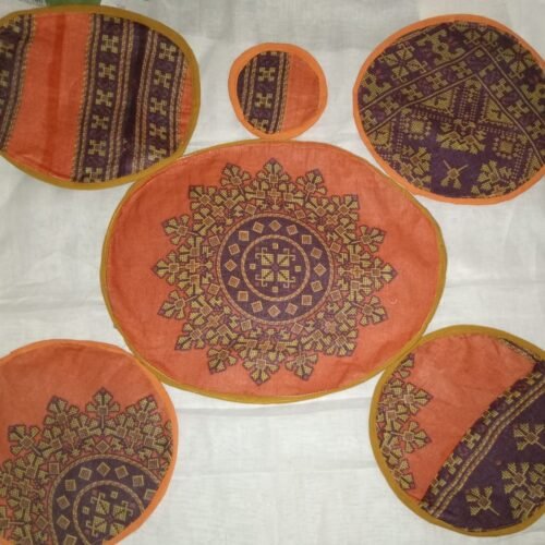 Traditional Printed Round Table Mats
